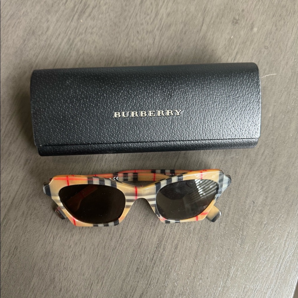 Gently used authentic Burberry sunglasses